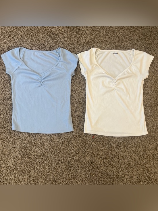 Old Navy Tops - Old Navy ribbed v-neck t-shirts(2) woman’s size M